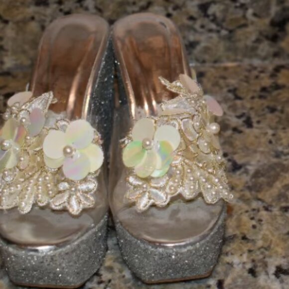 IDIFU Women's Comfy Flowers High Heels Wedge Platform Summer Sandals 6.5 - Picture 3 of 8